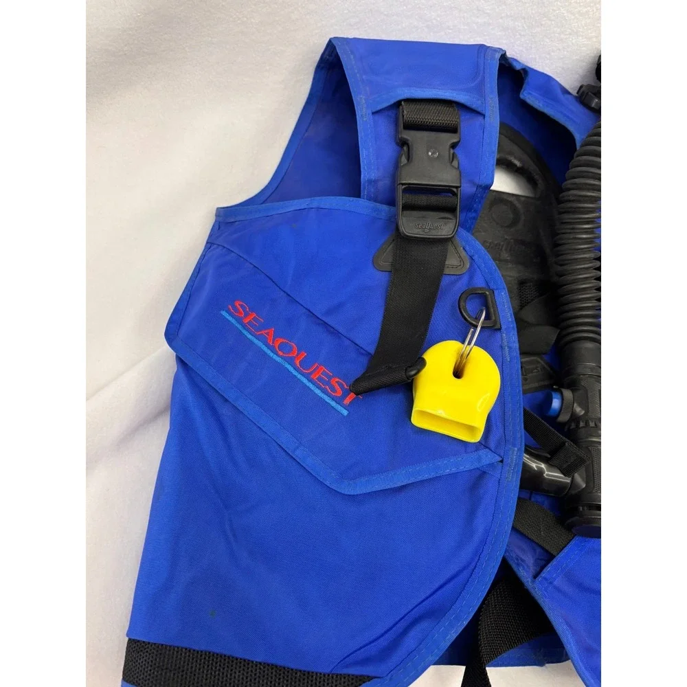 SeaQuest Size M Scuba Diving Inflatable Vest